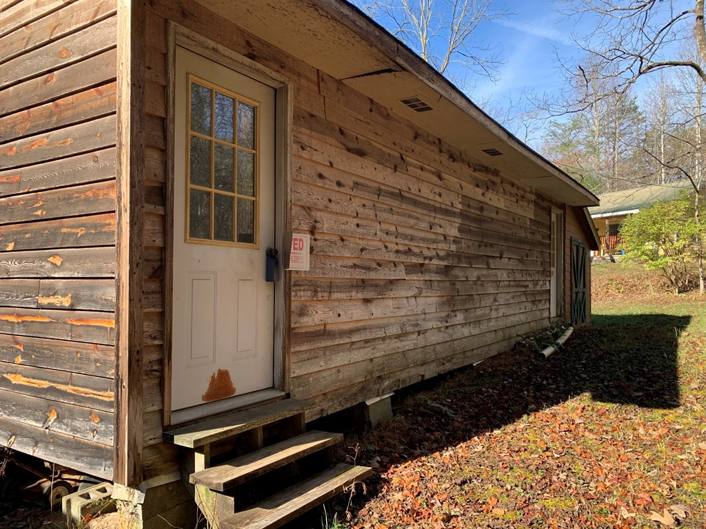 1933 Ford Road Property Photo 10