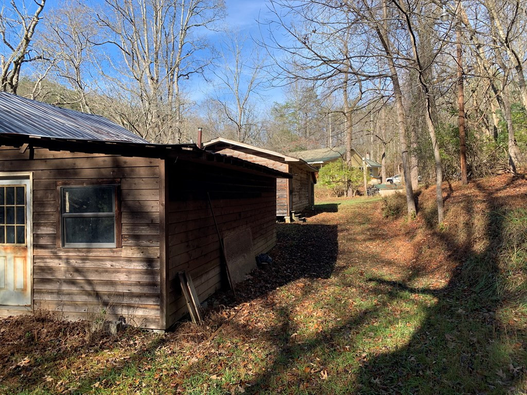 1933 Ford Road Property Photo 20
