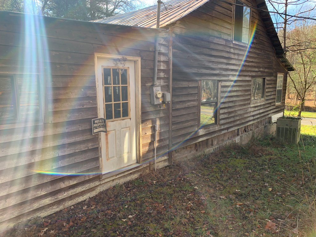 1933 Ford Road Property Photo 25