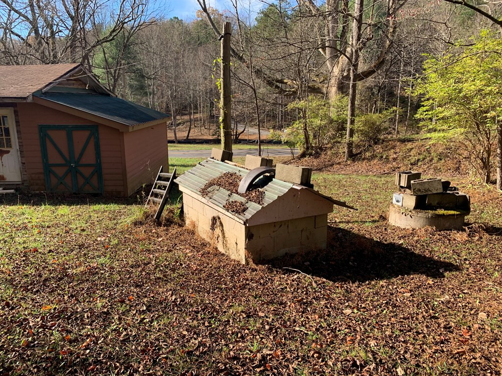 1933 Ford Road Property Photo 33