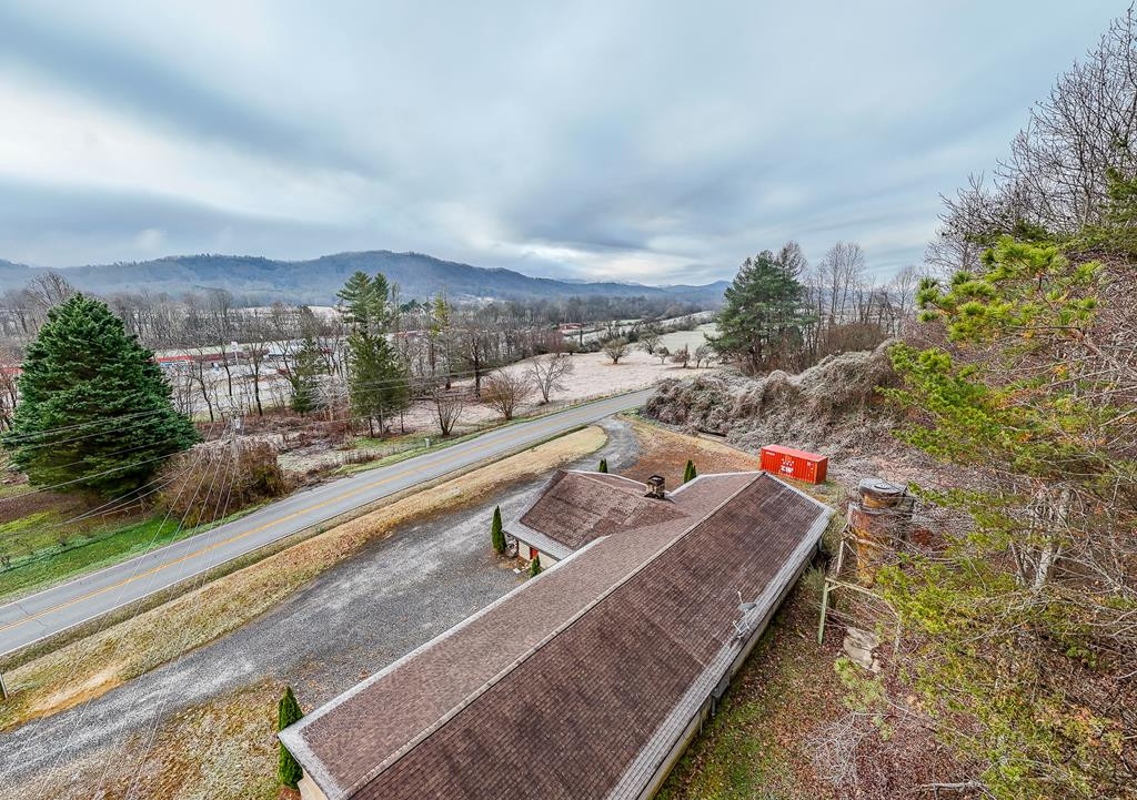 6785 Airport Road Property Photo 29
