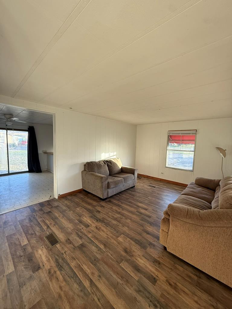 2617 Stewart Road Property Photo 7
