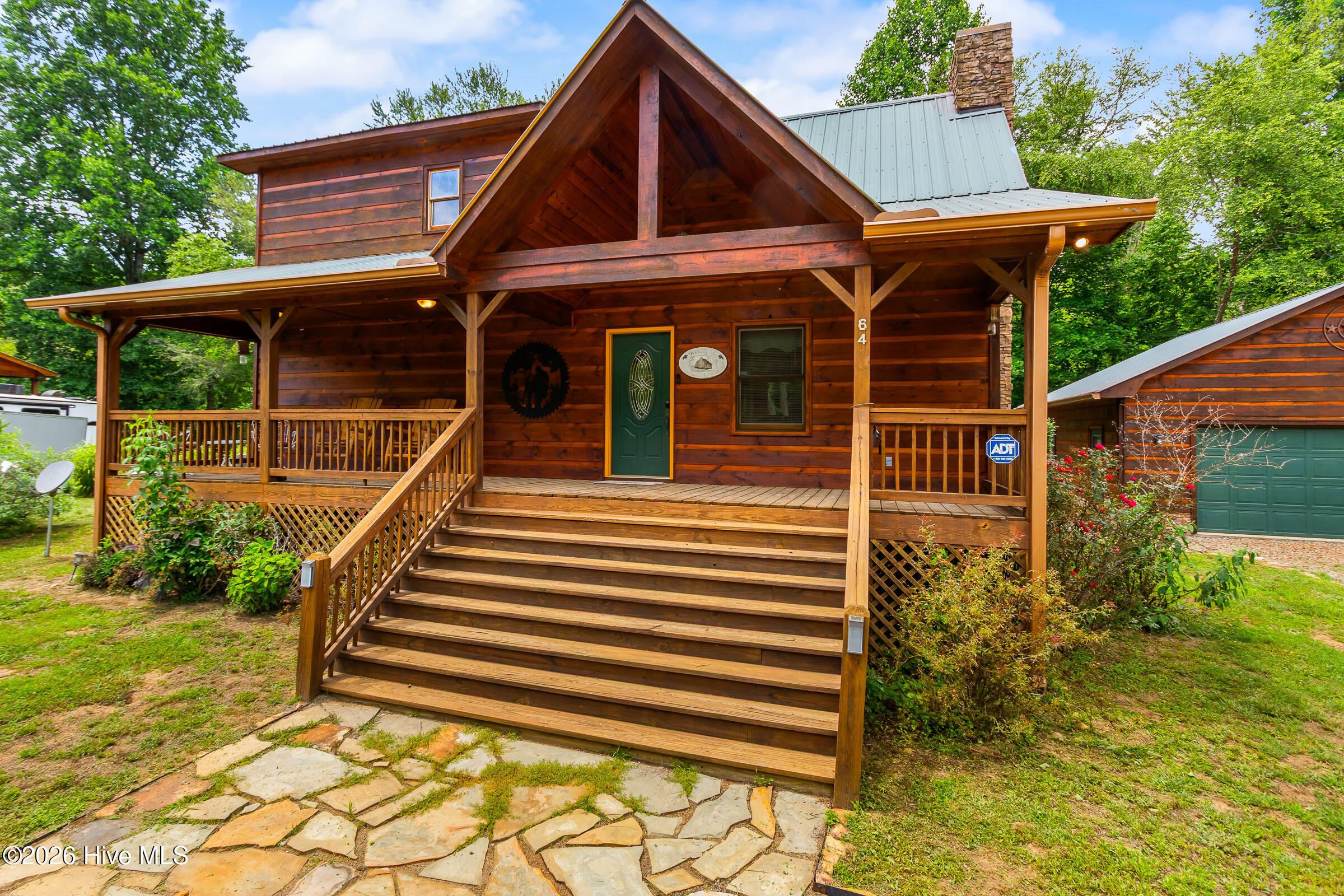 64 Canoe Bend Property Photo 2