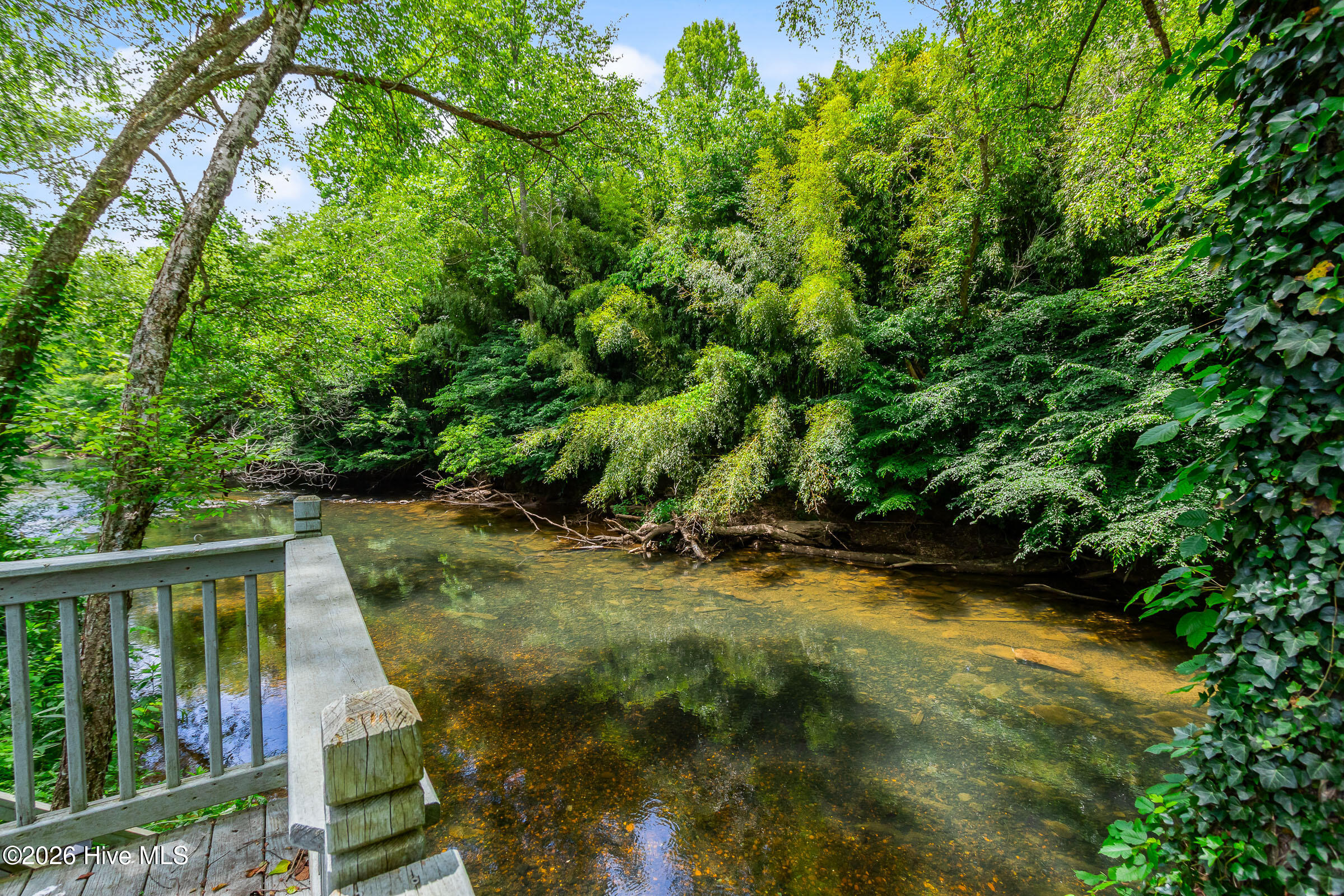 64 Canoe Bend Property Photo 5