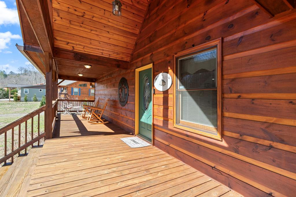 64 Canoe Bend Property Photo 9