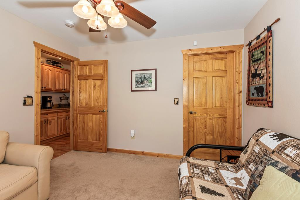 64 Canoe Bend Property Photo 33