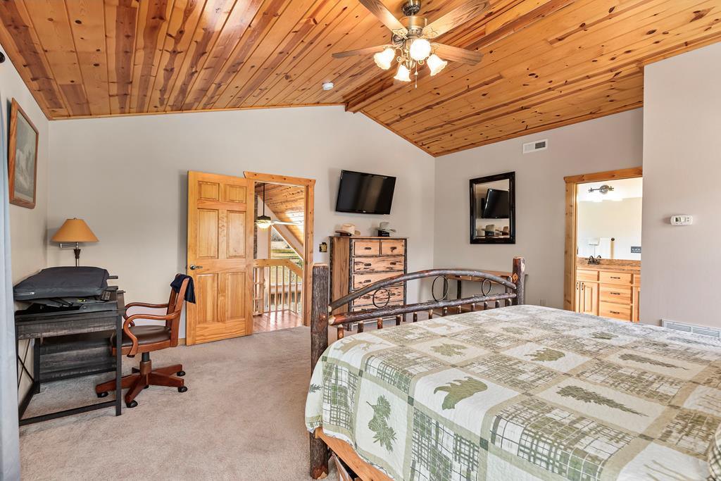 64 Canoe Bend Property Photo 44