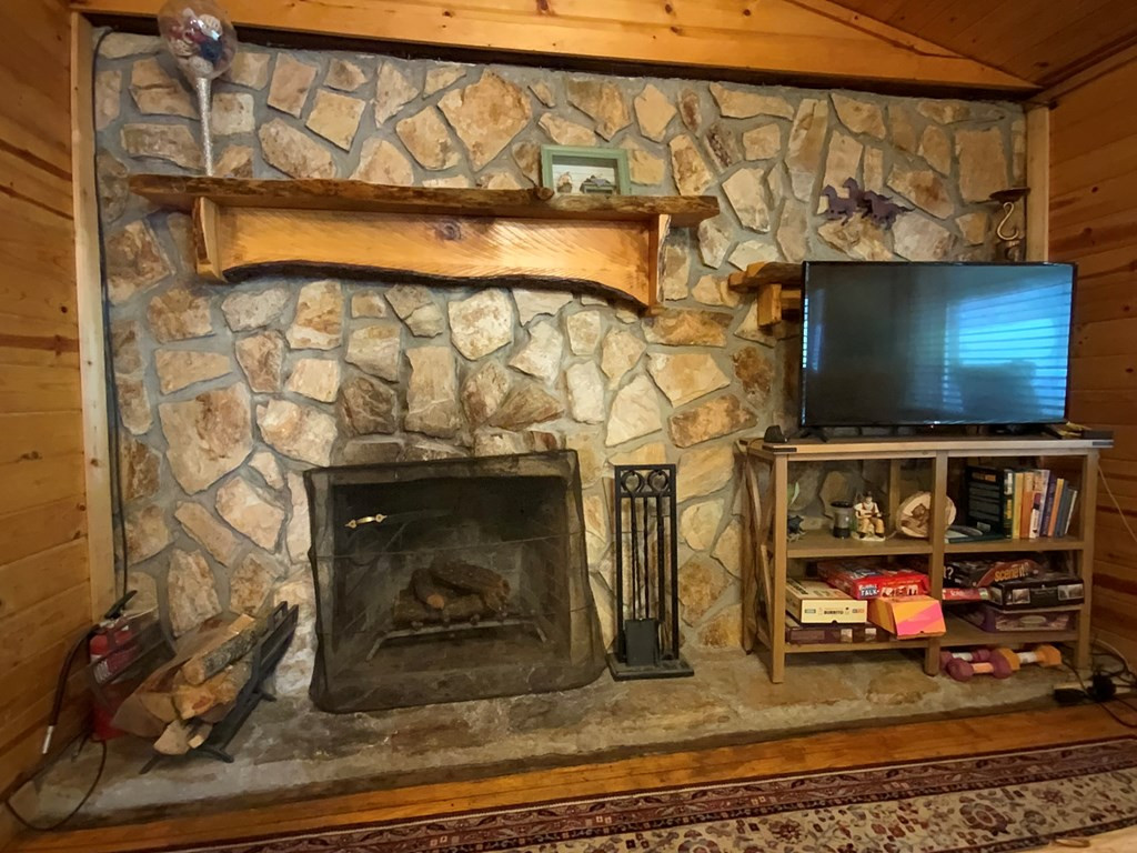 21027 Wayah Road Property Photo 6