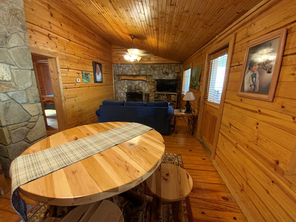 21027 Wayah Road Property Photo 7