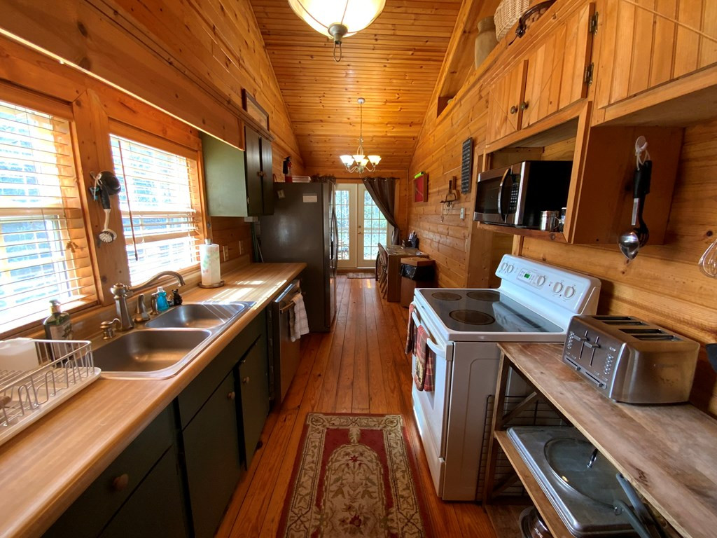 21027 Wayah Road Property Photo 11