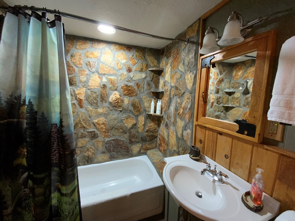 21027 Wayah Road Property Photo 23