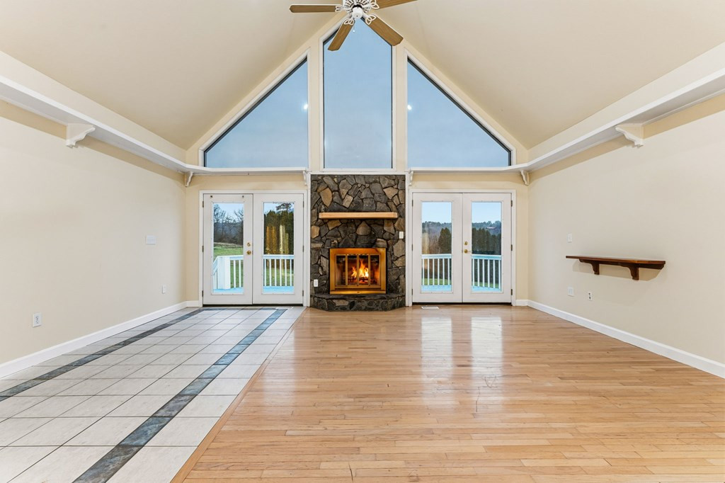 286 Mccombs Road Property Photo 2