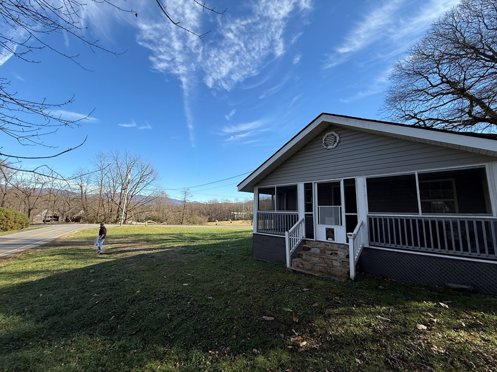 4357 Fairview Road Property Photo 4