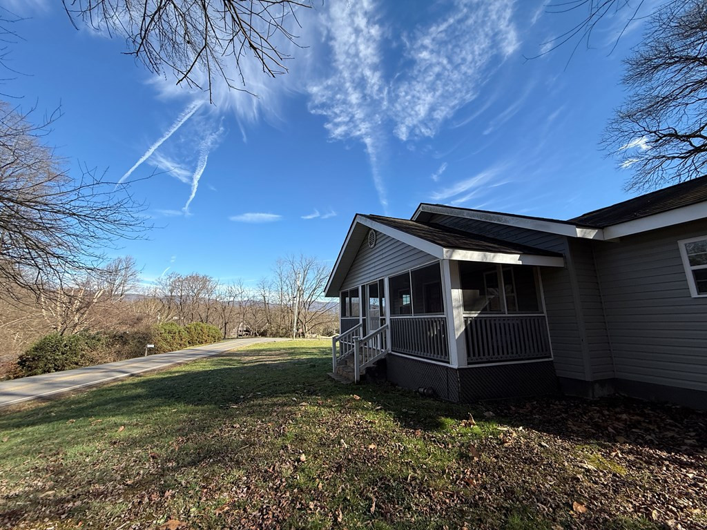 4357 Fairview Road Property Photo 8