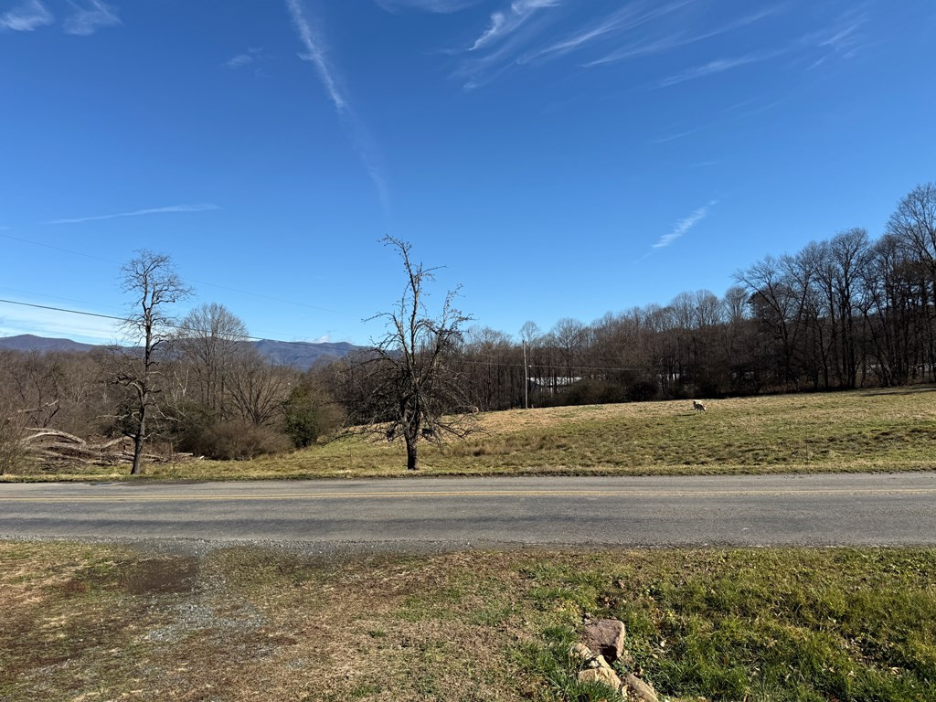 4357 Fairview Road Property Photo 11