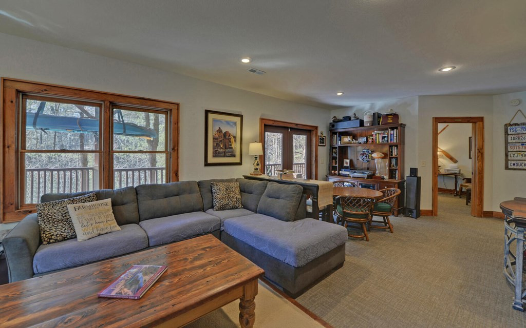483 Vineyard Creek Way Property Photo 42
