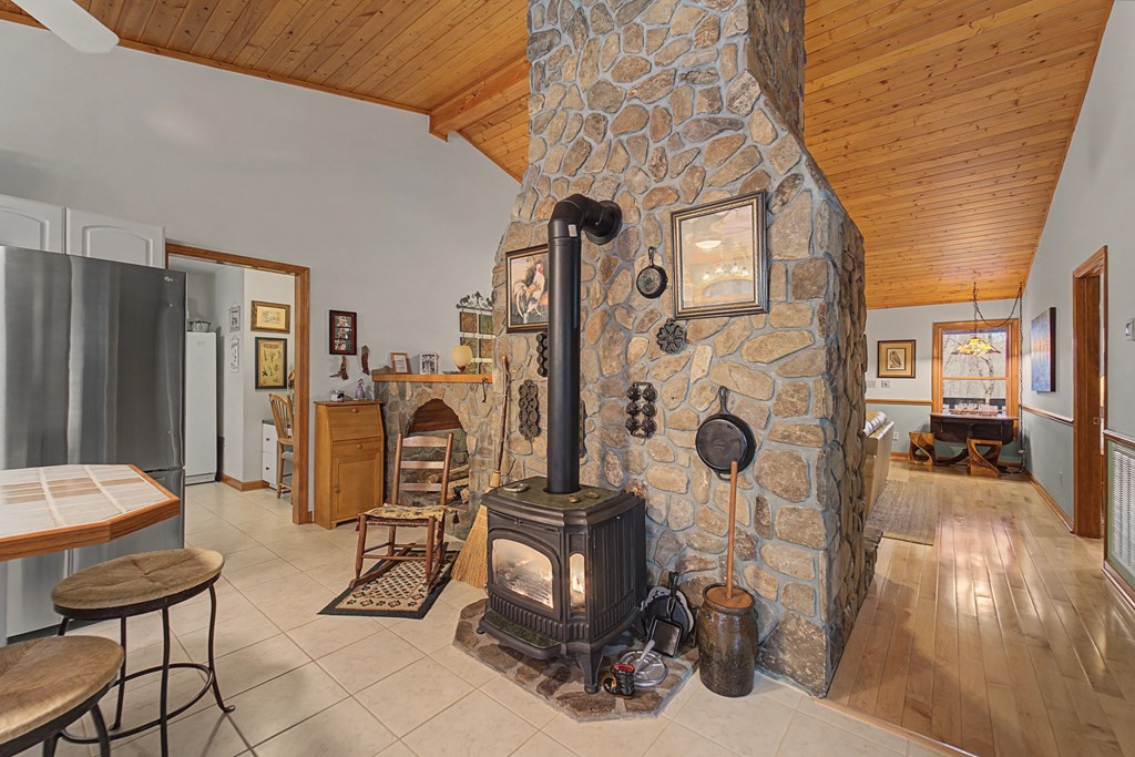 1221 Sam Cove Property Photo 9