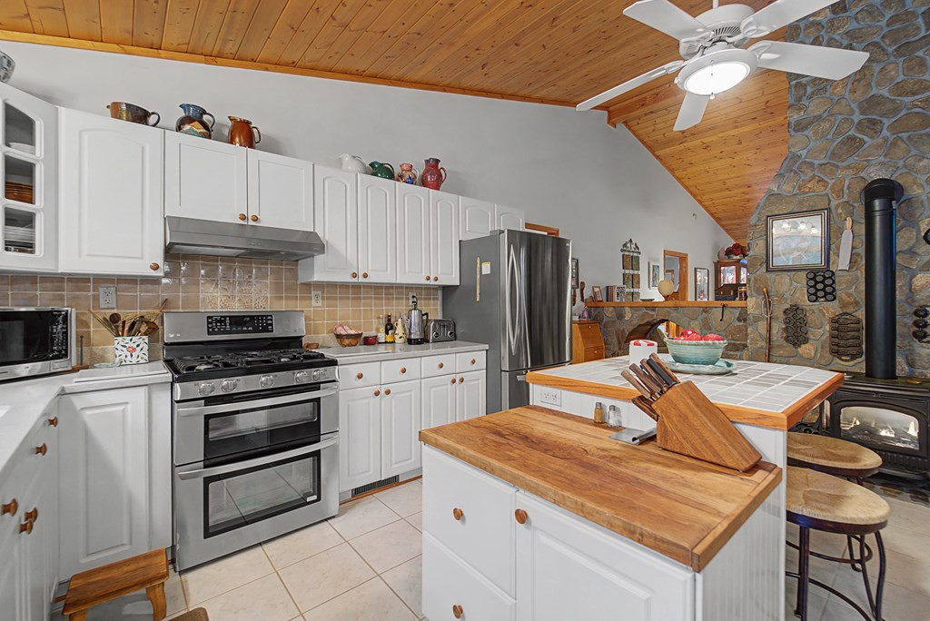 1221 Sam Cove Property Photo 13
