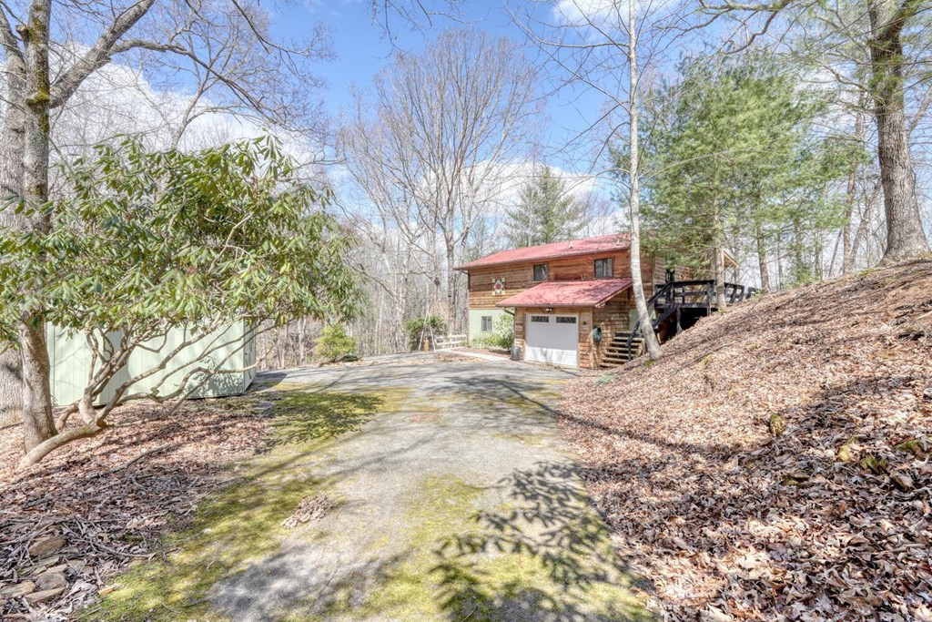 9 Silver Maple Lane Property Photo 4