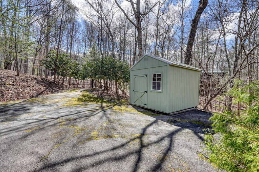 9 Silver Maple Lane Property Photo 10