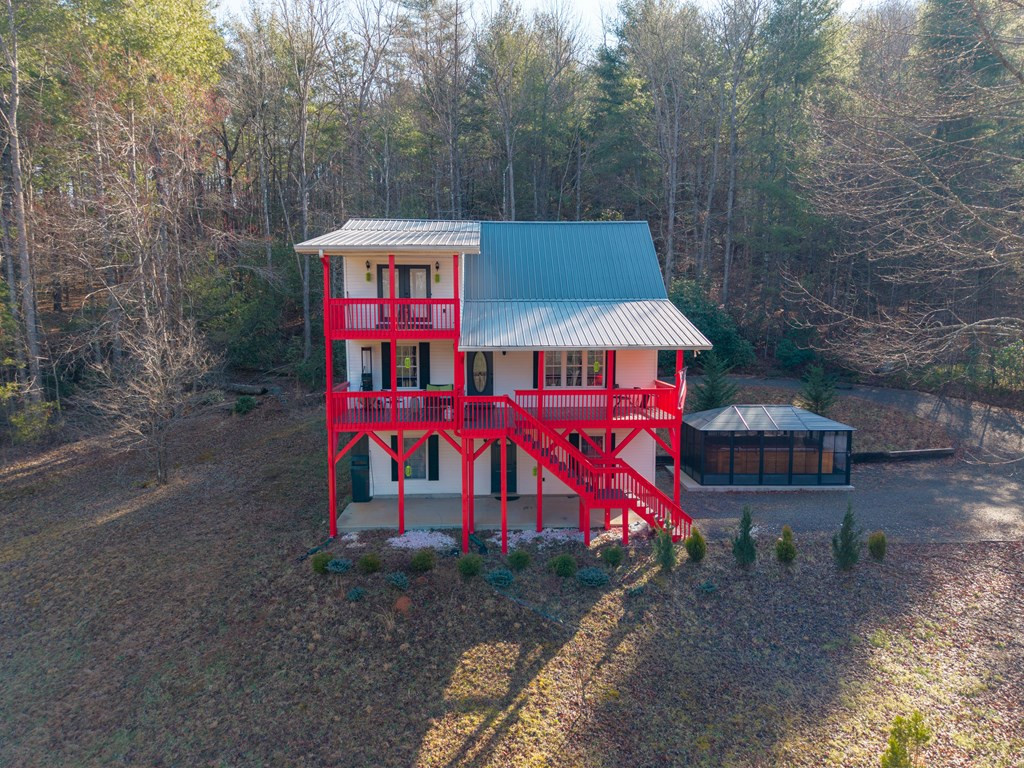 311 Twin Cedars Drive Property Photo 4