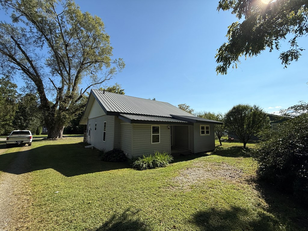 110 Fisher Street Property Photo 6