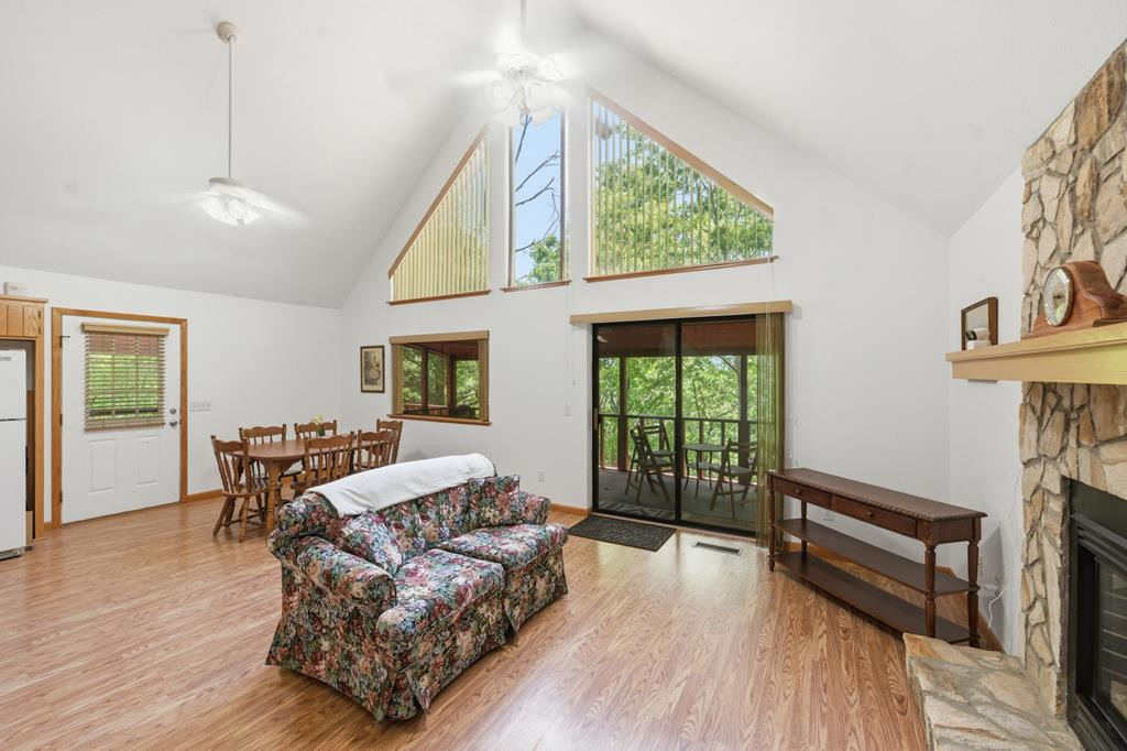 97 Sourwood Hollow Property Photo 4