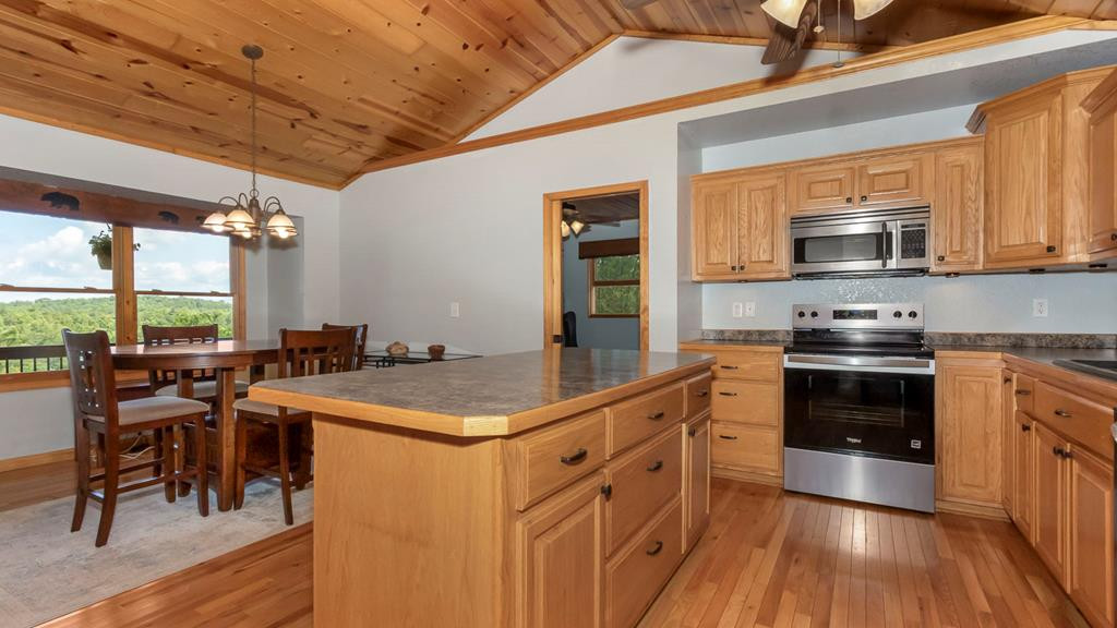 815 Smokey Hollow Drive Property Photo 15