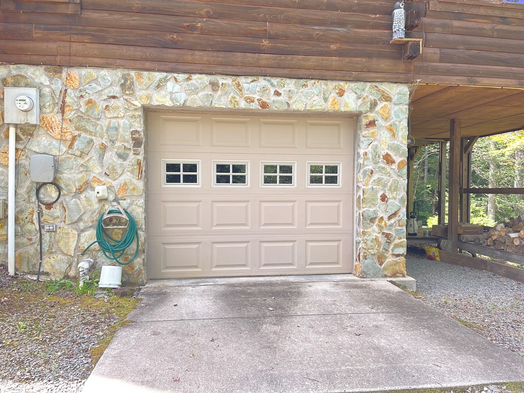 3021 Hanging Dog Road Property Photo 6