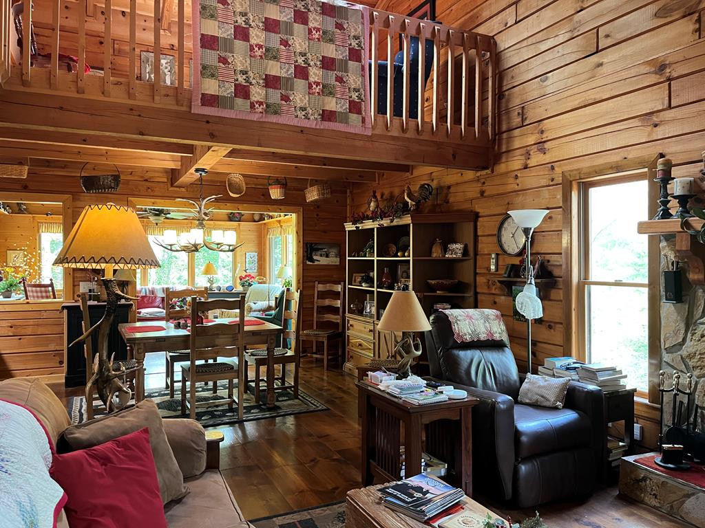 3021 Hanging Dog Road Property Photo 9