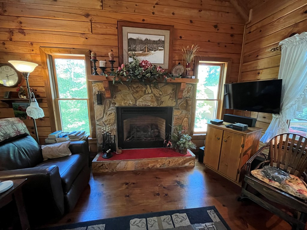 3021 Hanging Dog Road Property Photo 10