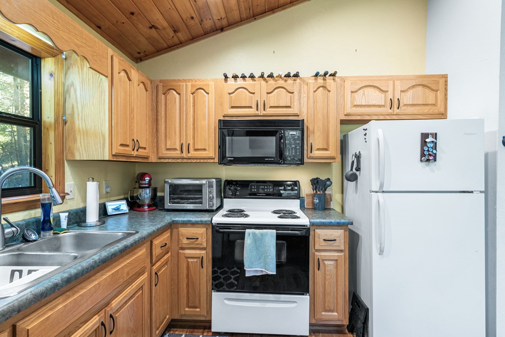 199 Piper Drive Property Photo 14