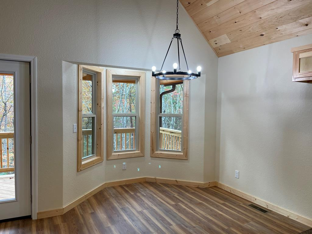 25 Glenn Oak Lane Property Photo 8