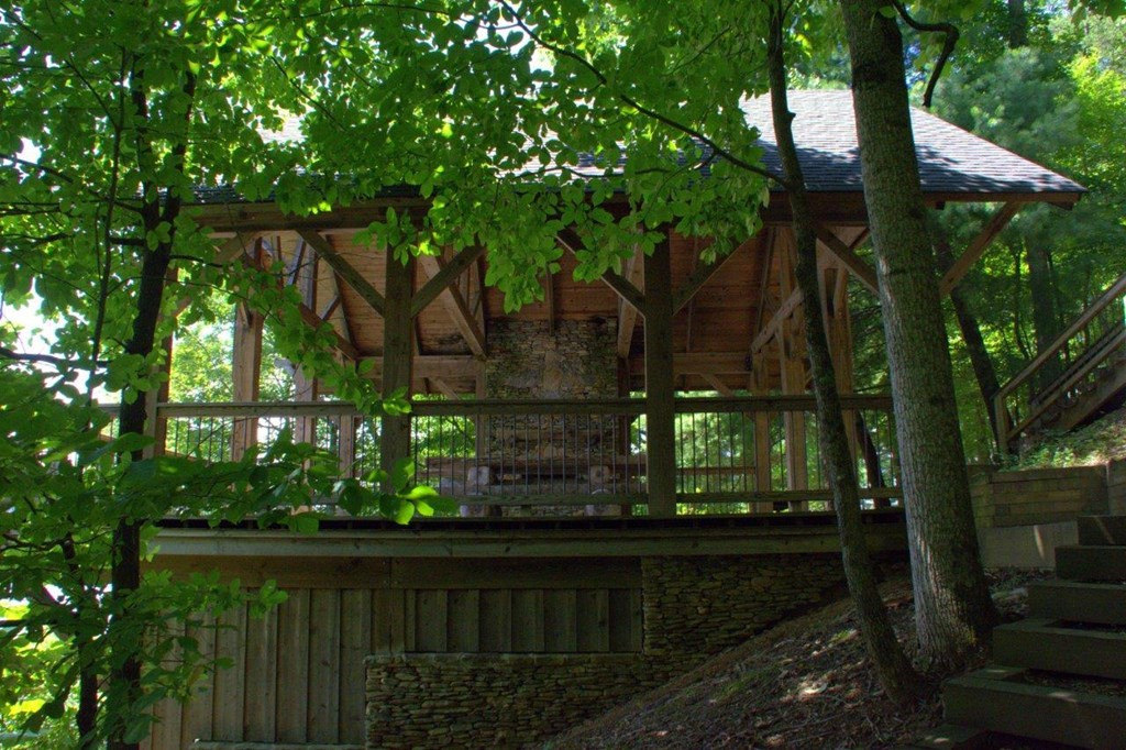 00 Lakeside Trail Property Photo 5