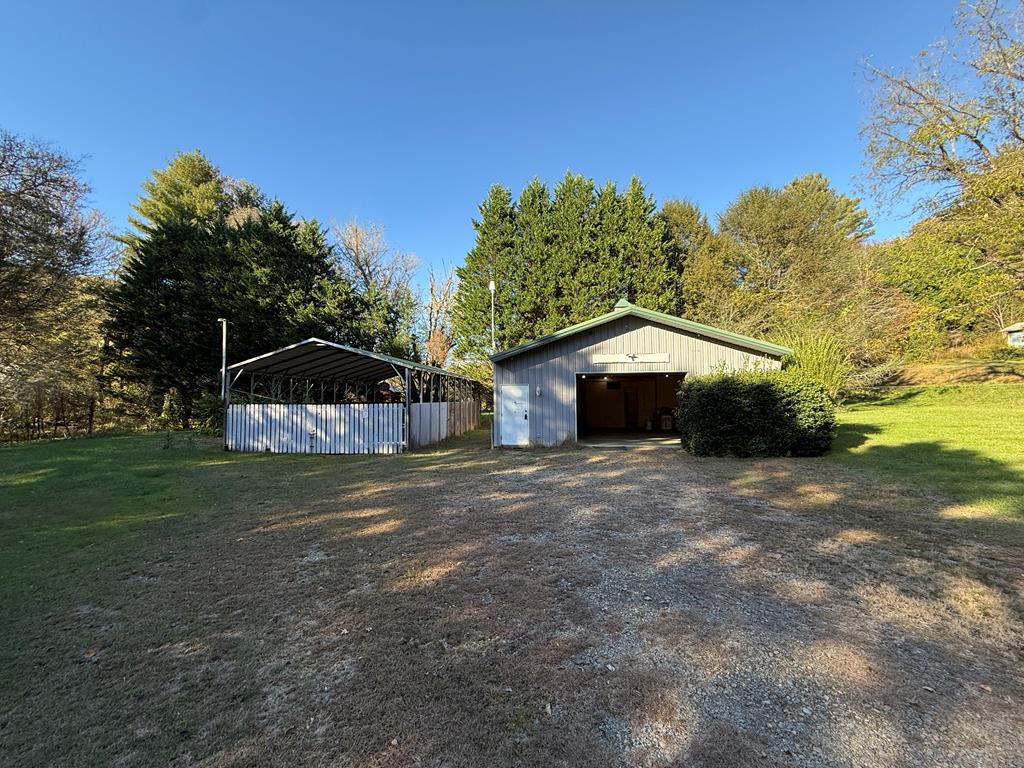 3335 Upper Peachtree Property Photo 4