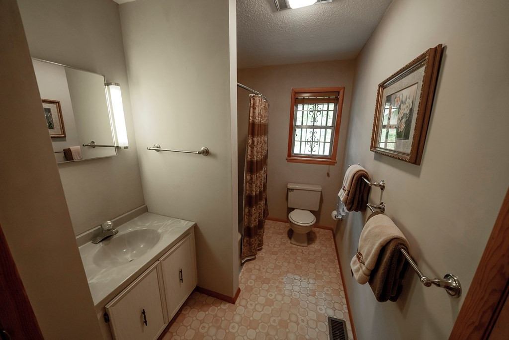 55 Avisco Property Photo 15