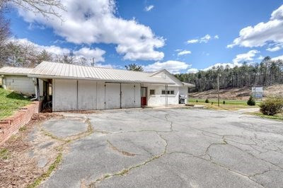 5380 W Us Highway 64 Property Photo 7