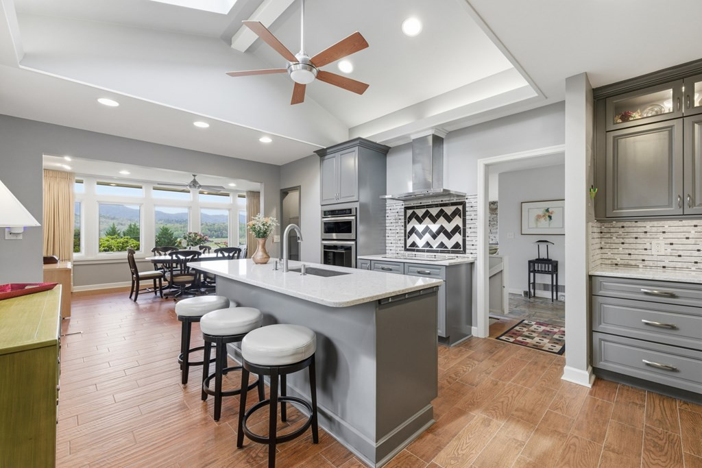 6203 Airport Road Property Photo 6