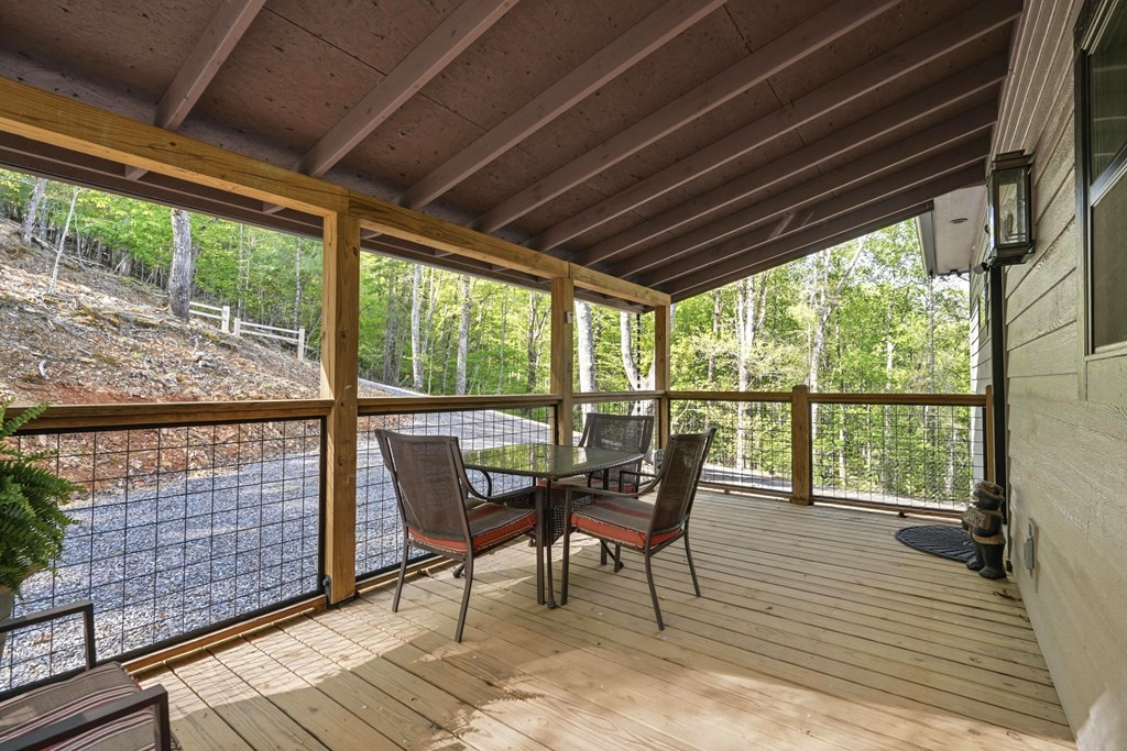 194 Quiet Woods Trail Property Photo 5