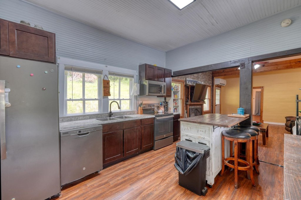 3610 Highway 294 Property Photo 5