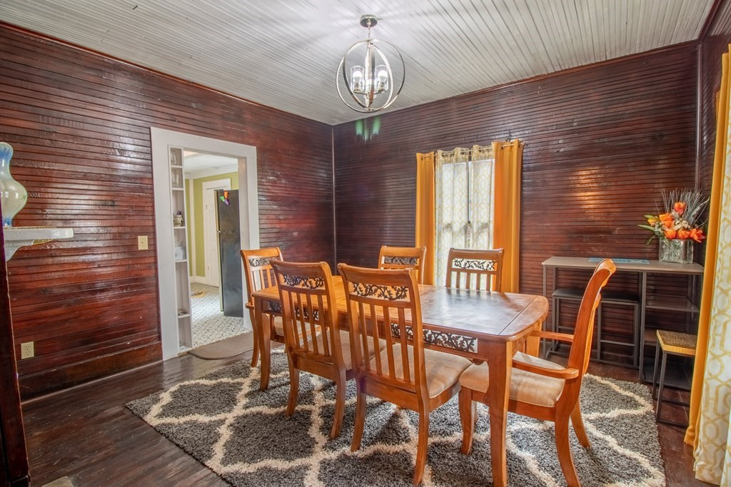 215 Bristol Avenue Property Photo 4