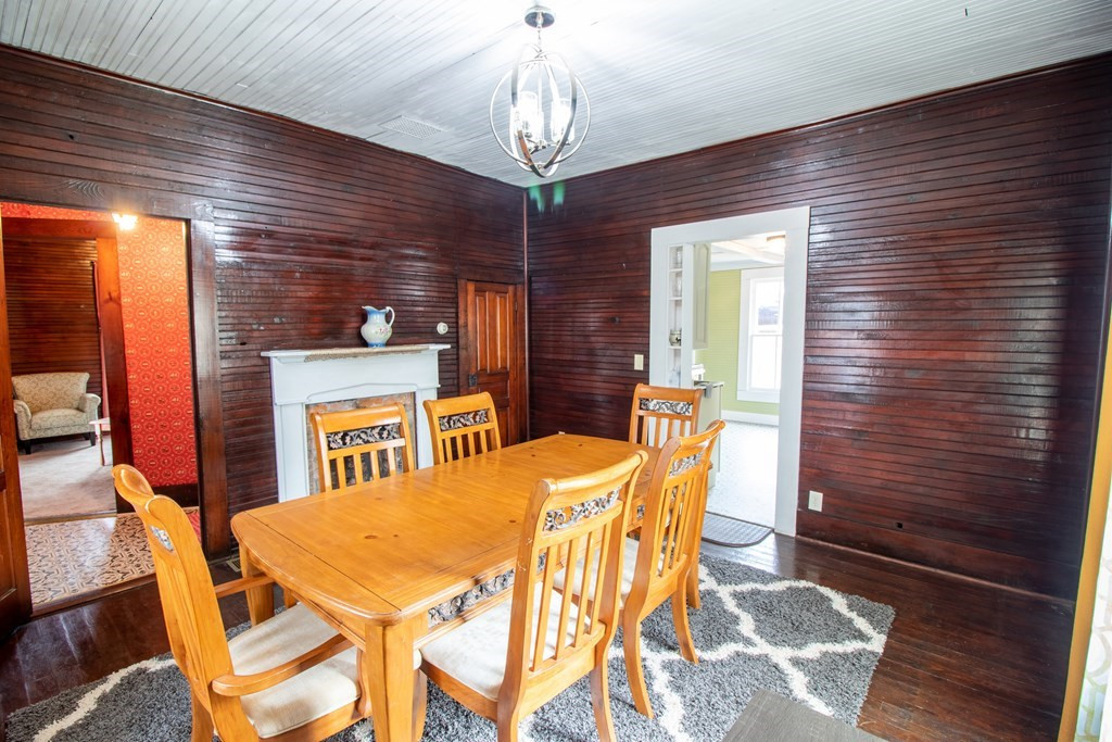 215 Bristol Avenue Property Photo 9