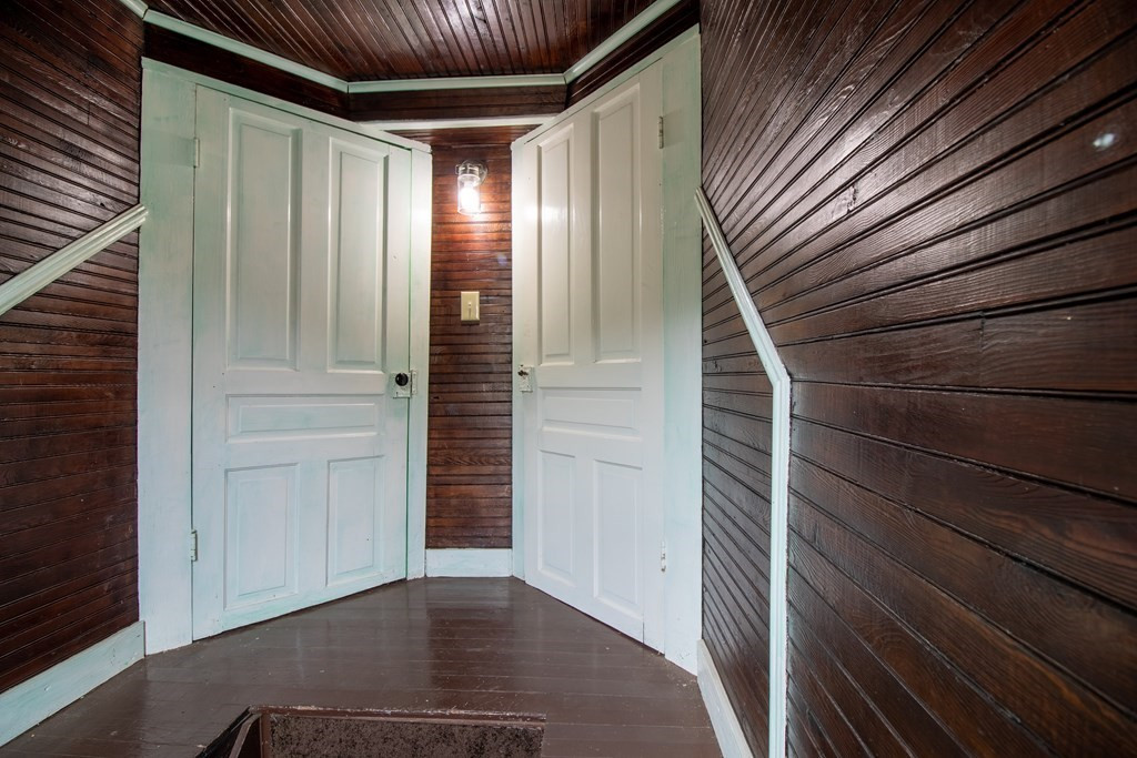215 Bristol Avenue Property Photo 13