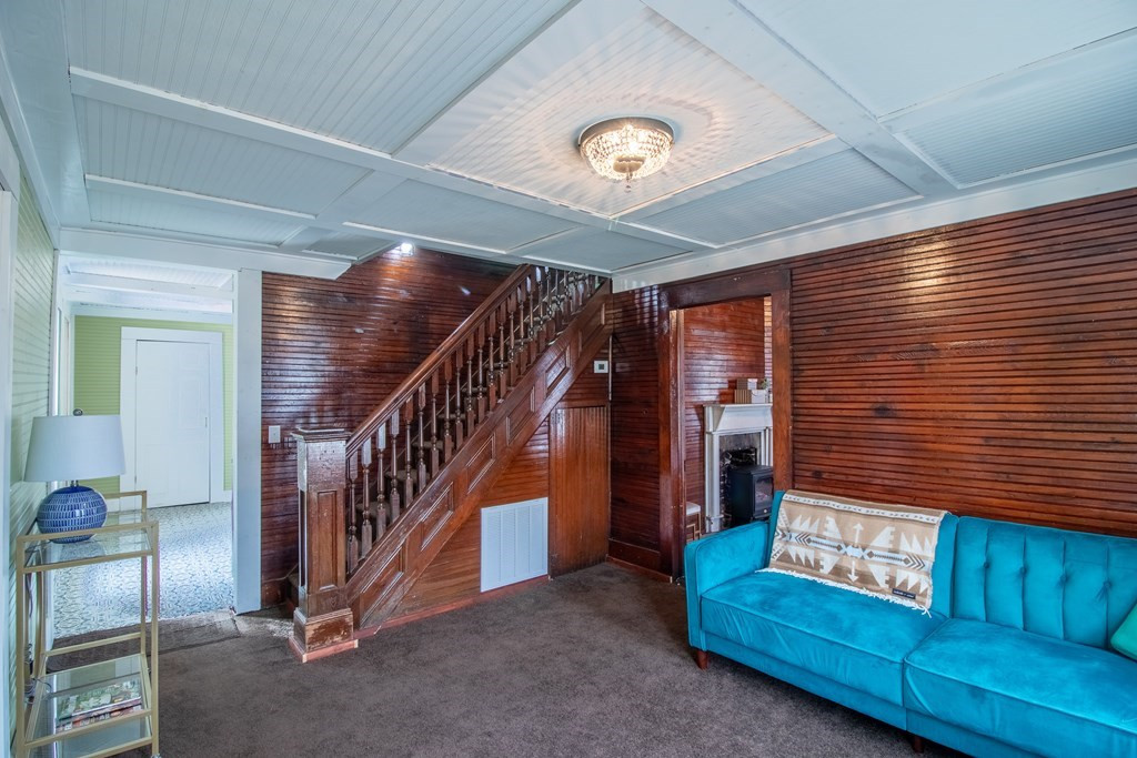 215 Bristol Avenue Property Photo 14