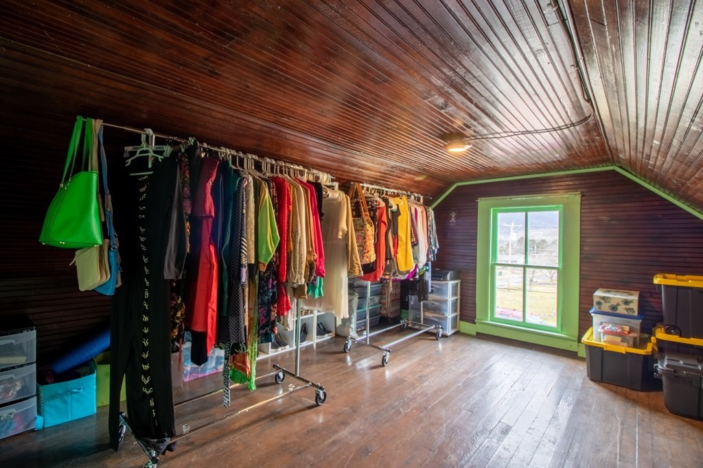 215 Bristol Avenue Property Photo 17
