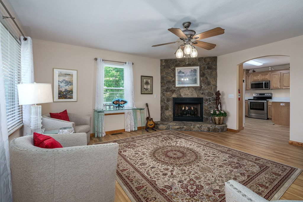 81 Trinity Drive Property Photo 3