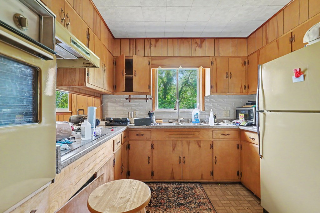 63 Fort Butler Street Property Photo 14
