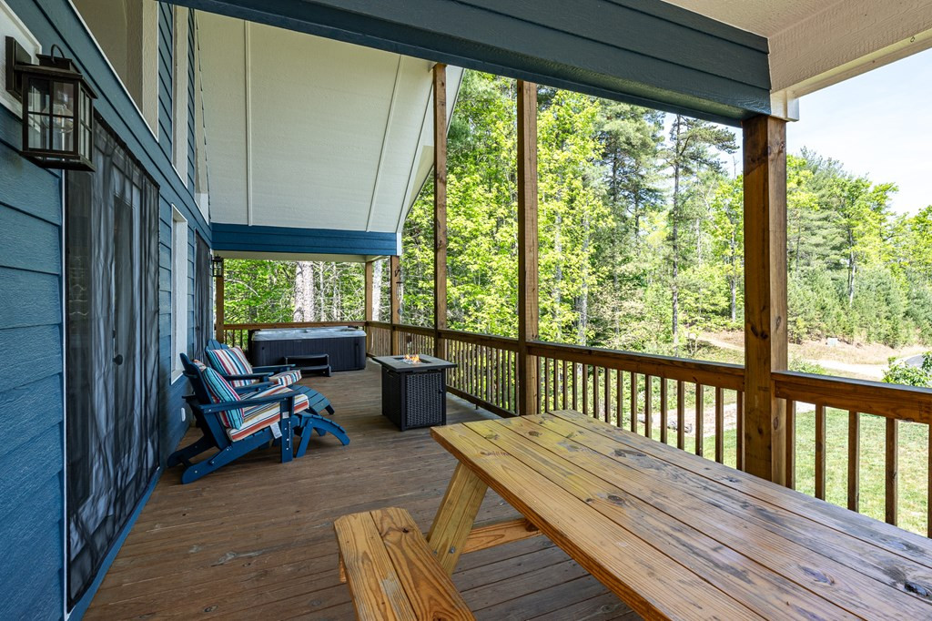 604 Point Overlook Trail Property Photo 8