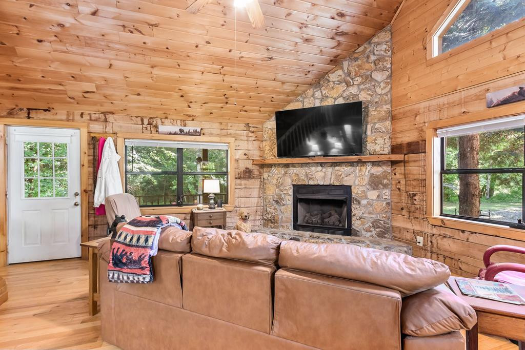 35 Winding Hill Trail Property Photo 8