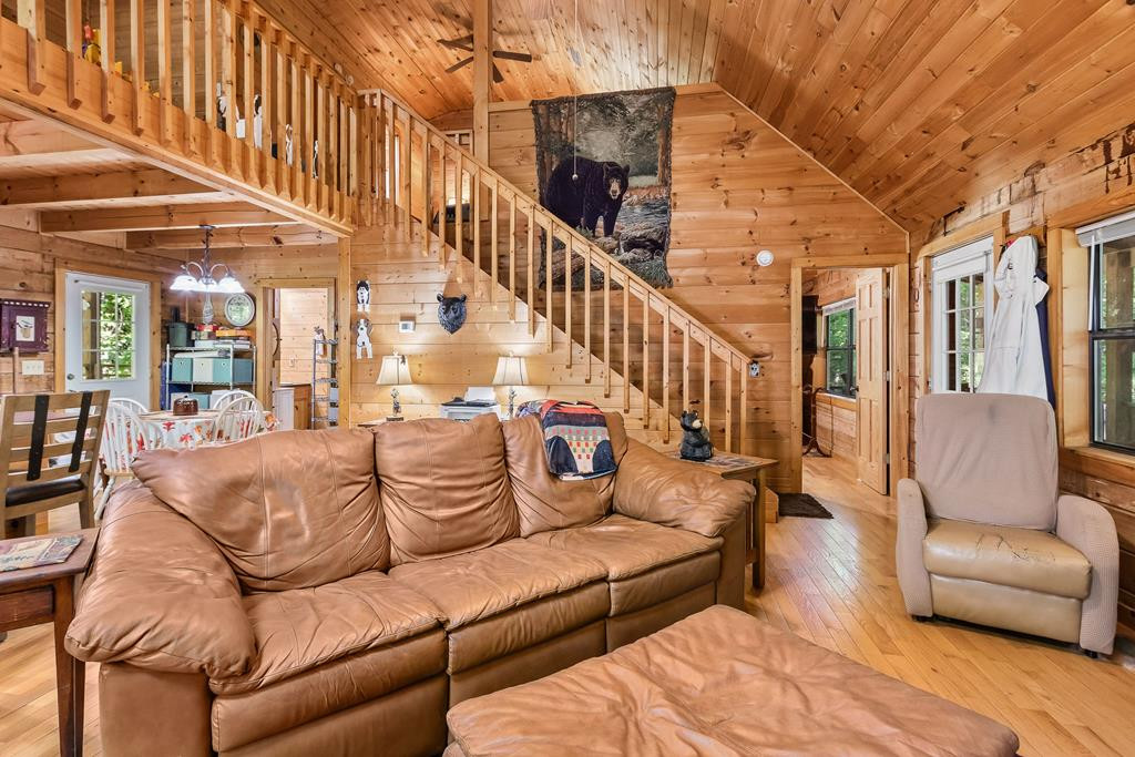 35 Winding Hill Trail Property Photo 10